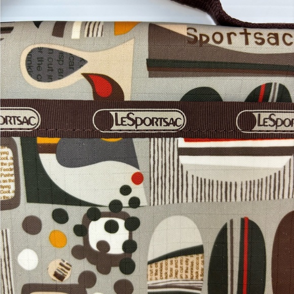 LeSportsac Brown Nylon Wallet Travel Wallet with Handle Geometric Zip Around 9" - Picture 2 of 9